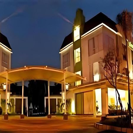 Pomelotel Patra Kuningan Jakarta Bagian luar foto