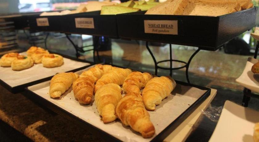 Pomelotel Patra Kuningan Jakarta Bagian luar foto