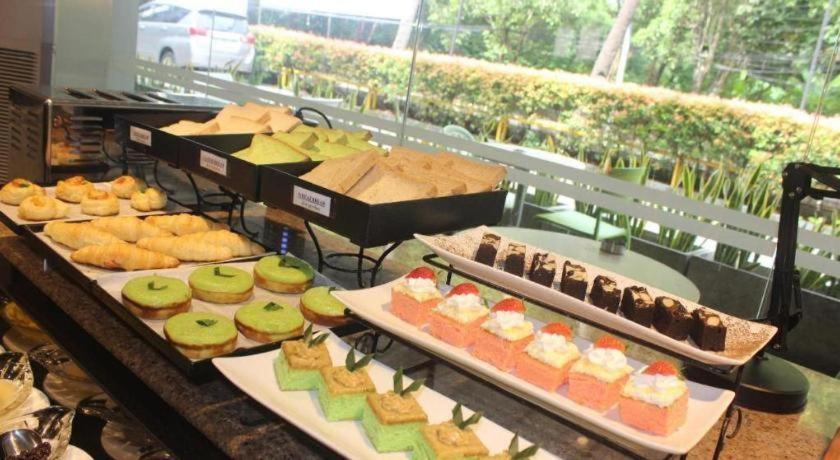 Pomelotel Patra Kuningan Jakarta Bagian luar foto