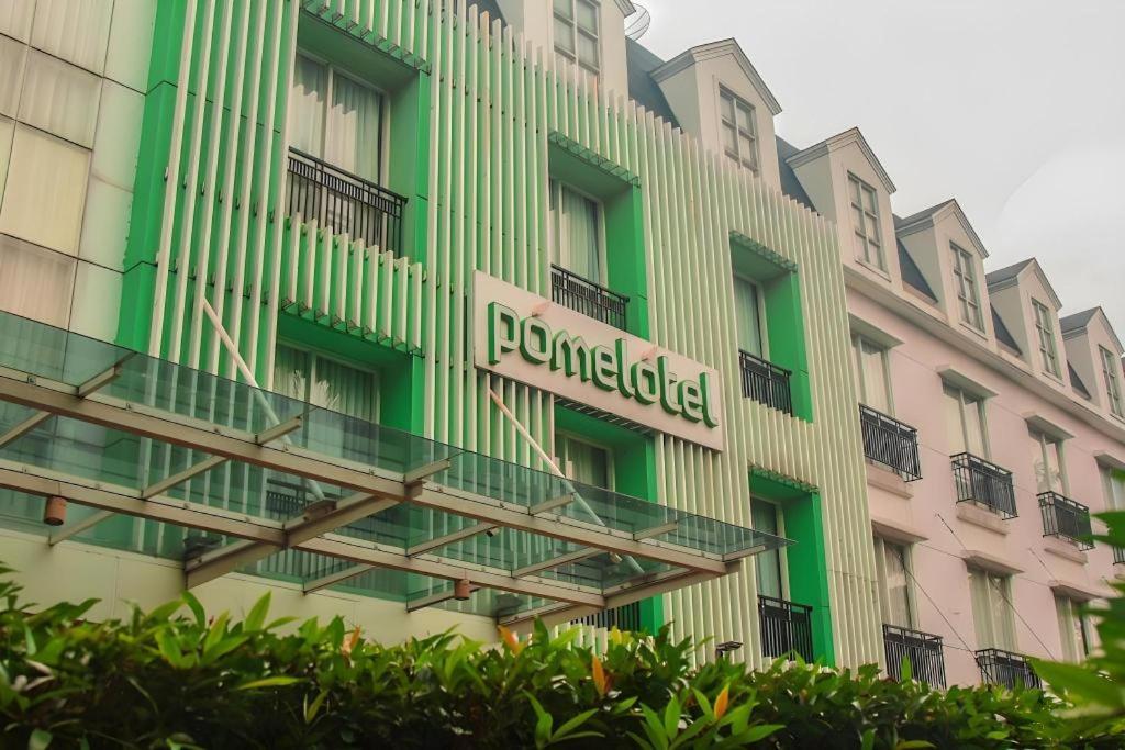 Pomelotel Patra Kuningan Jakarta Bagian luar foto